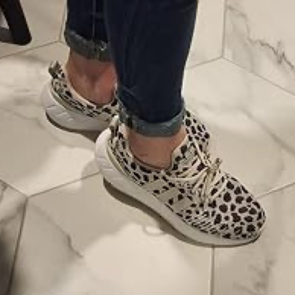 💎✨ New ✨💎 ADIDAS tennis shoes